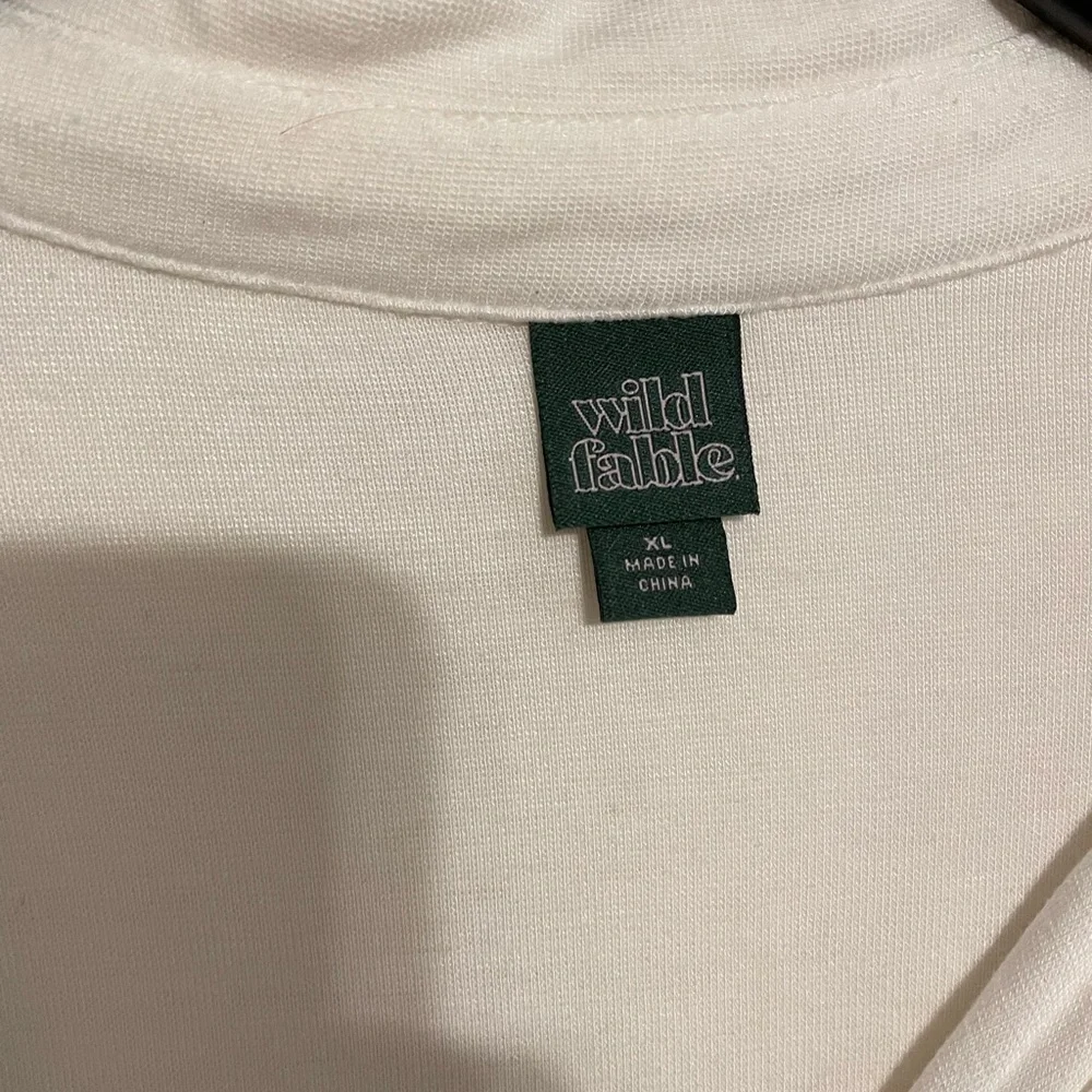 Cropped white polo shirt - Picture 2 of 3